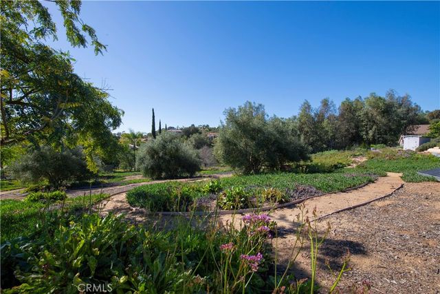 10118 Boulder Knolls Drive, Escondido, CA 92026