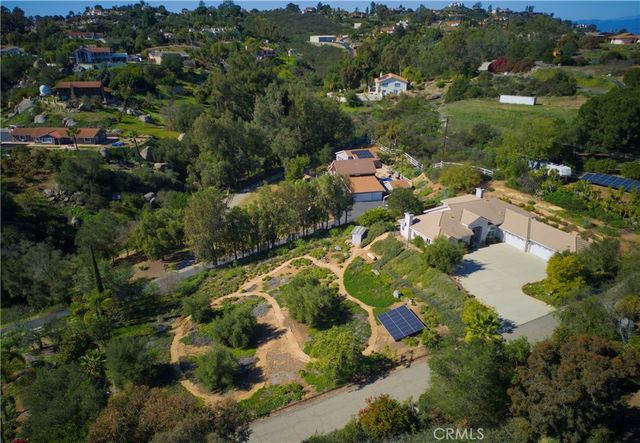 10118 Boulder Knolls Drive, Escondido, CA 92026