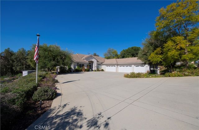 10118 Boulder Knolls Drive, Escondido, CA 92026