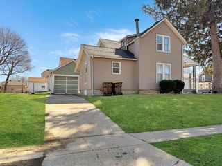 430 W American Street, Freeport, IL 61032