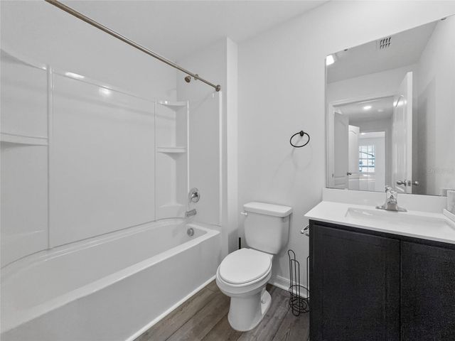 1552 WYNFORD CIRCLE, Tavares, FL 32778