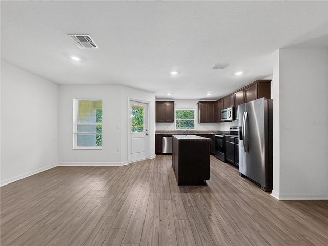 1552 WYNFORD CIRCLE, Tavares, FL 32778