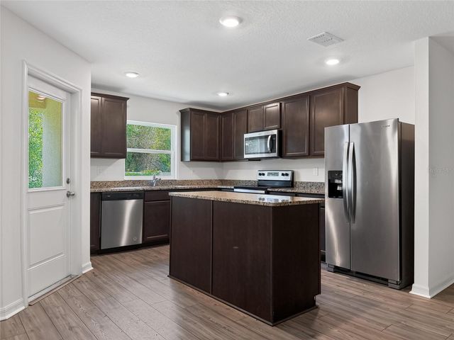 1552 WYNFORD CIRCLE, Tavares, FL 32778