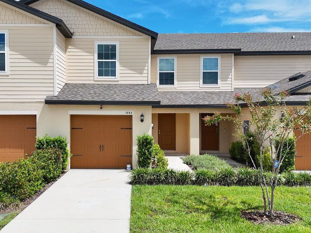 1552 WYNFORD CIRCLE, Tavares, FL 32778