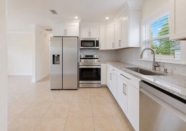 404 12TH STREET SW, Ruskin, FL 33570