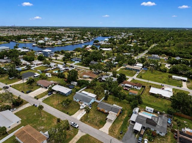 404 12TH STREET SW, Ruskin, FL 33570
