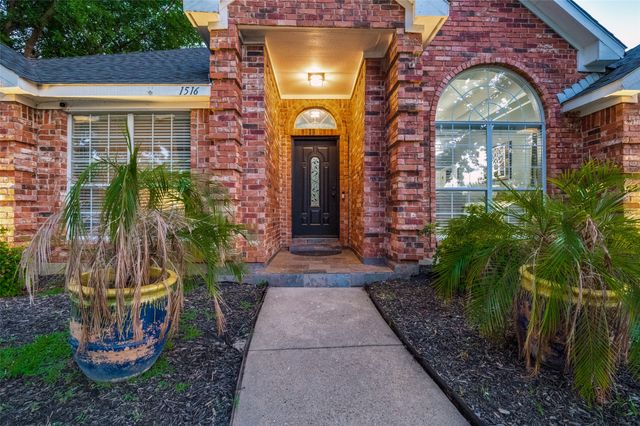 1516 Cripple Creek Court, Desoto, TX 75115