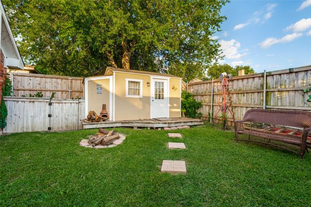1516 Cripple Creek Court, Desoto, TX 75115