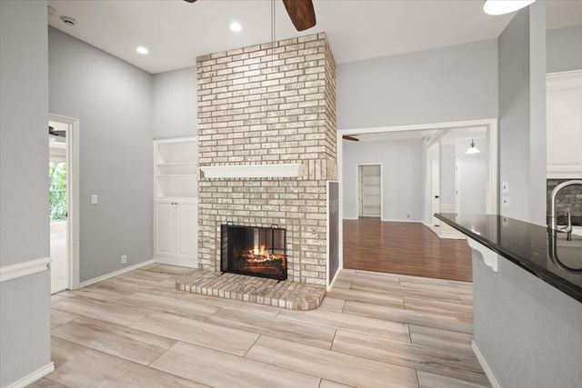 10200 Fieldcrest Drive, Benbrook, TX 76126