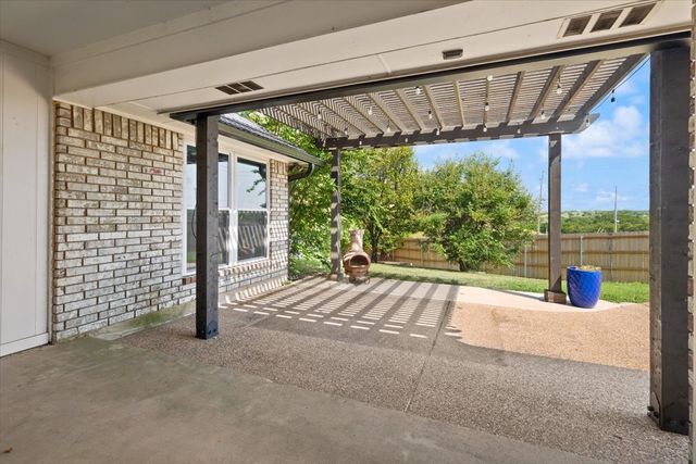 10200 Fieldcrest Drive, Benbrook, TX 76126