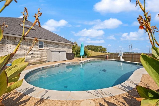 10200 Fieldcrest Drive, Benbrook, TX 76126