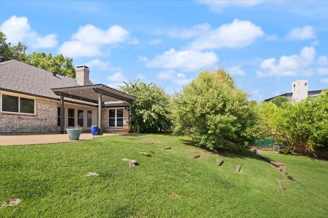 10200 Fieldcrest Drive, Benbrook, TX 76126