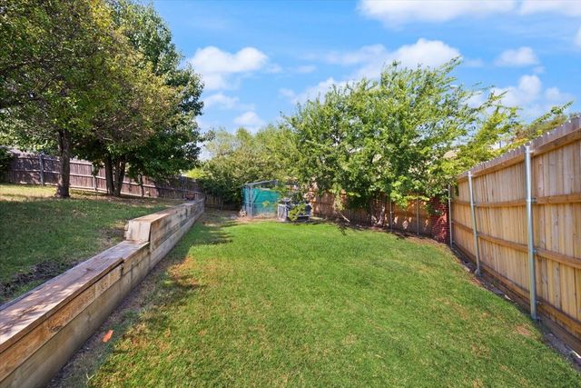 10200 Fieldcrest Drive, Benbrook, TX 76126