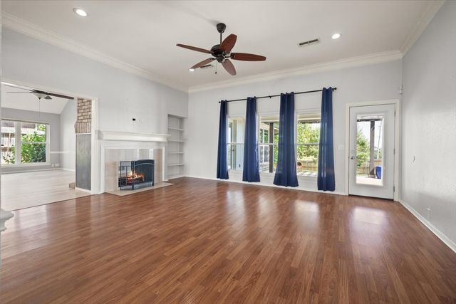 10200 Fieldcrest Drive, Benbrook, TX 76126