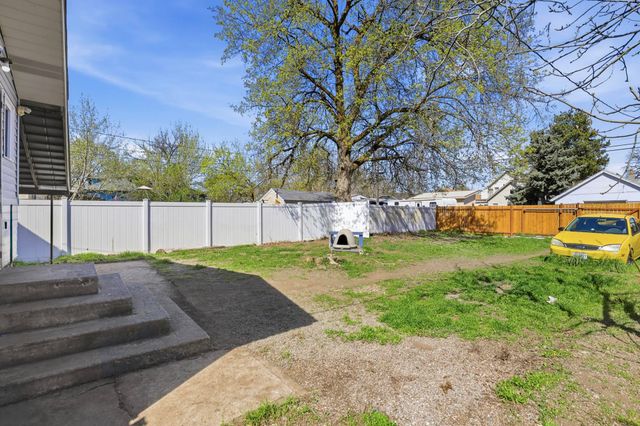 2216 W Dean Ave, Spokane, WA 99201