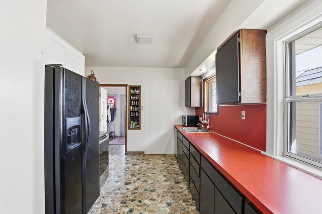 2216 W Dean Ave, Spokane, WA 99201