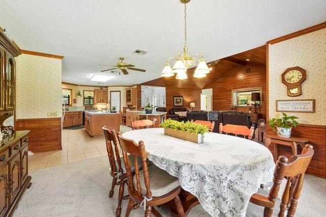 300 Moss Oak Drive, Somerville, TX 77879