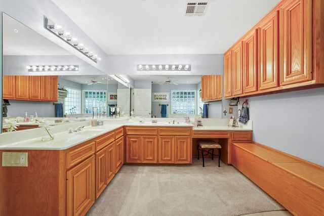 300 Moss Oak Drive, Somerville, TX 77879