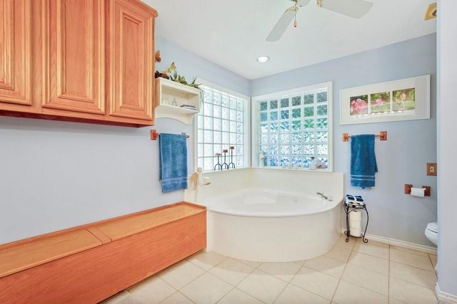 300 Moss Oak Drive, Somerville, TX 77879