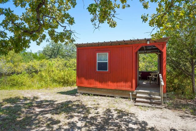 300 Moss Oak Drive, Somerville, TX 77879
