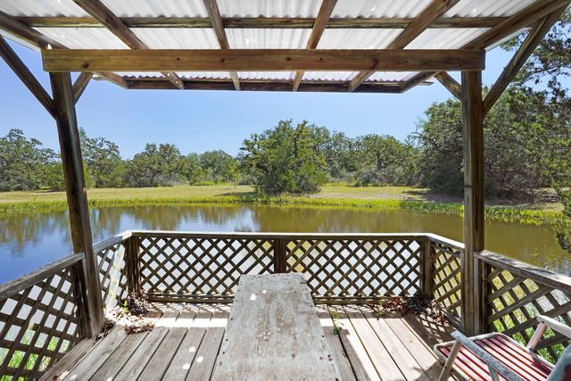 300 Moss Oak Drive, Somerville, TX 77879
