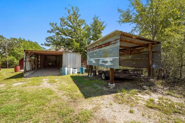 300 Moss Oak Drive, Somerville, TX 77879