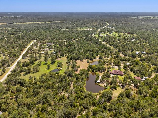 300 Moss Oak Drive, Somerville, TX 77879