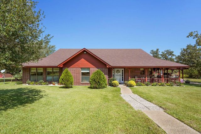 300 Moss Oak Drive, Somerville, TX 77879