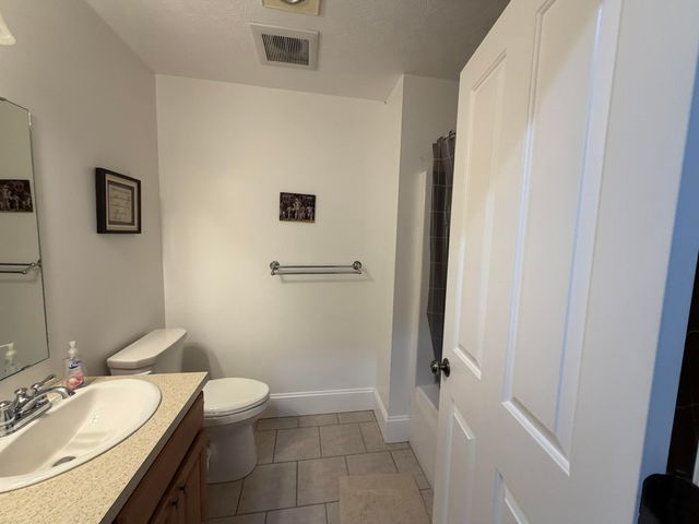 7809 Golf Meadows Drive Se, Caledonia Twp, MI 49316