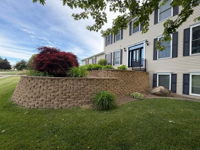 7809 Golf Meadows Drive Se, Caledonia Twp, MI 49316