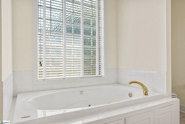 100 Knightsbridge Lane, Anderson, SC 29621