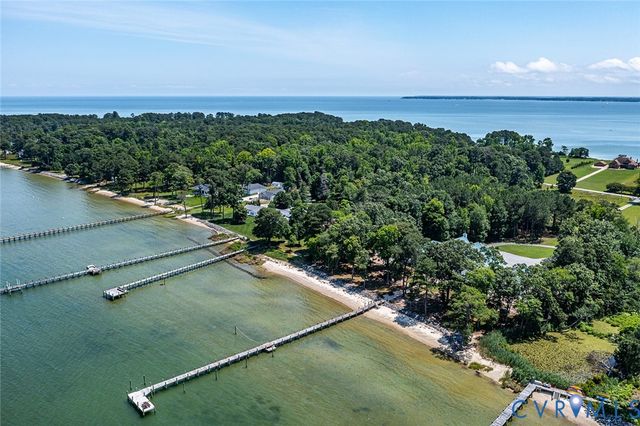 3315 Windmill Point Rd, White Stone, VA 22578