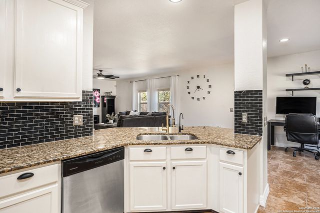 1307 Alaskan Wolf, San Antonio, TX 78245