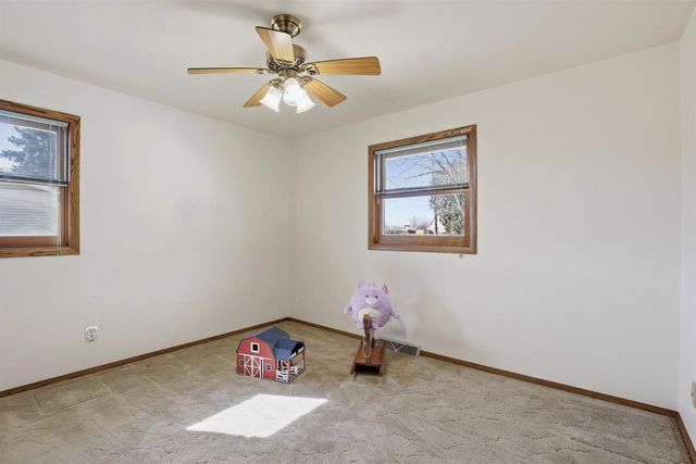 648 WANDA AVENUE, Neenah, WI 54956