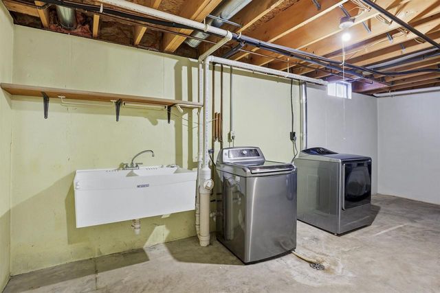 648 WANDA AVENUE, Neenah, WI 54956