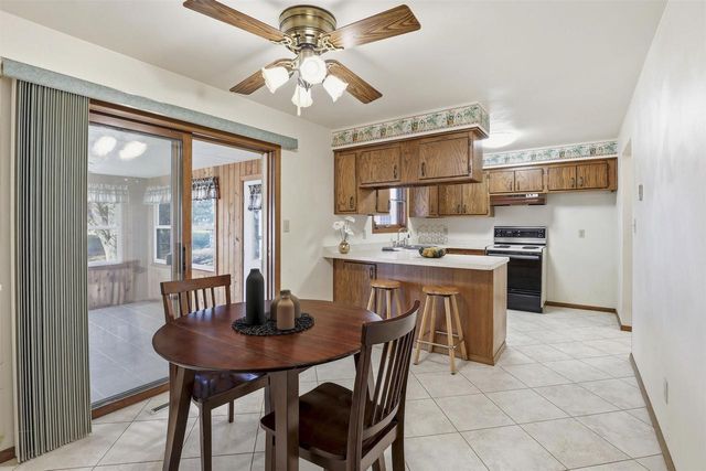 648 WANDA AVENUE, Neenah, WI 54956