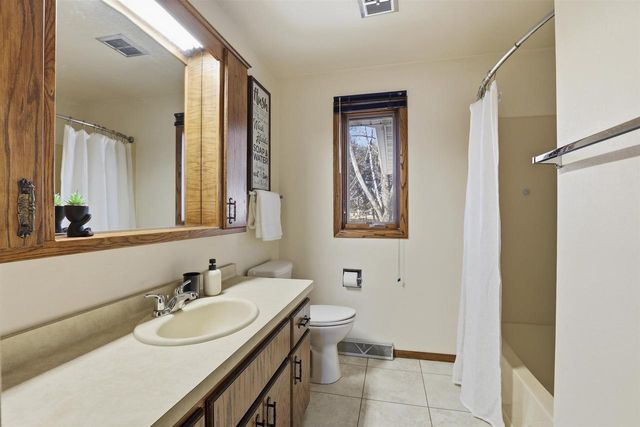 648 WANDA AVENUE, Neenah, WI 54956