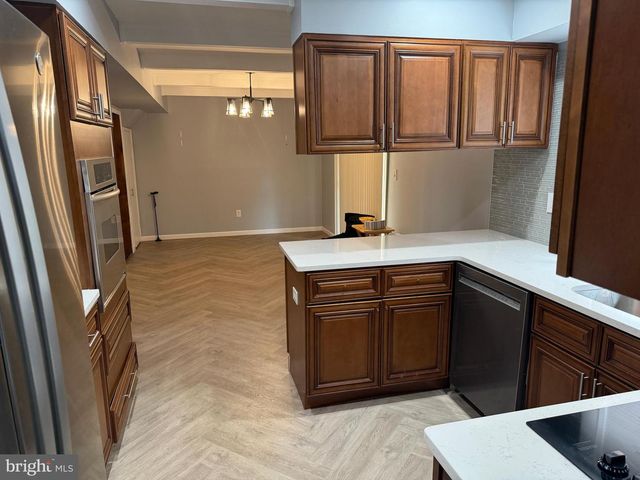 34 MAYFAIR CIR, Willingboro, NJ 08046