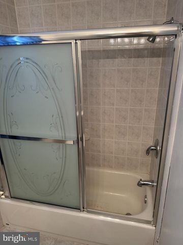 34 MAYFAIR CIR, Willingboro, NJ 08046