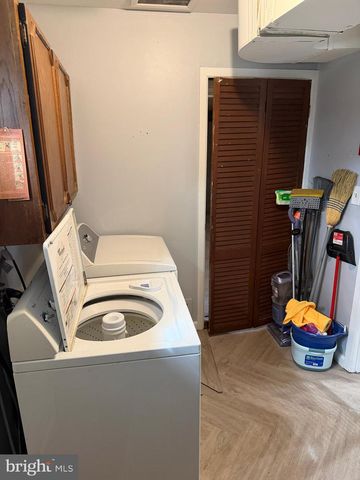 34 MAYFAIR CIR, Willingboro, NJ 08046