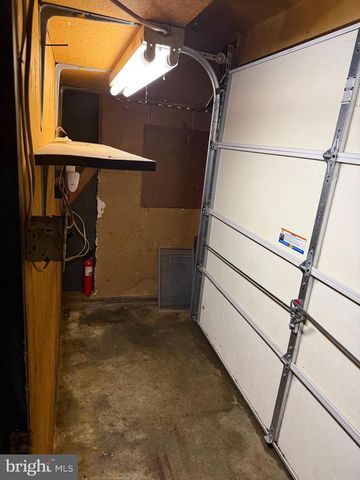 34 MAYFAIR CIR, Willingboro, NJ 08046