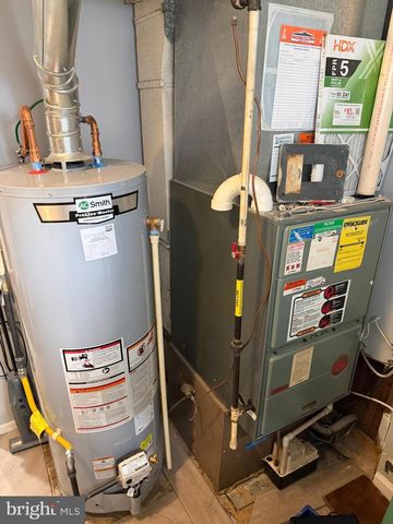 34 MAYFAIR CIR, Willingboro, NJ 08046