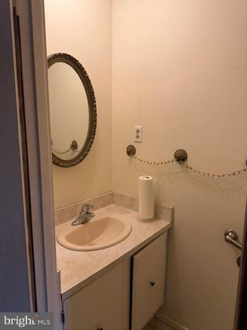 34 MAYFAIR CIR, Willingboro, NJ 08046