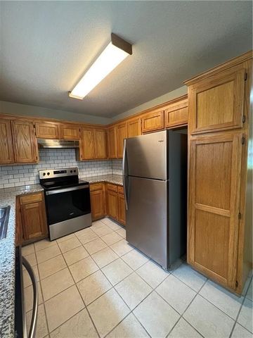 2229 Cinnamon, Fayetteville, AR 72703