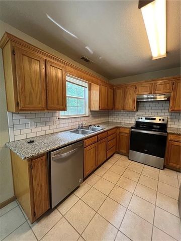 2229 Cinnamon, Fayetteville, AR 72703