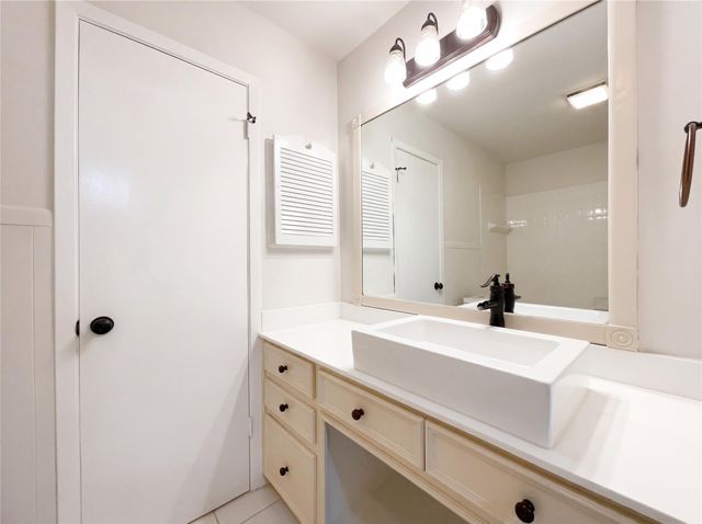 241 Greenbriar Drive, Livingston, TX 77351