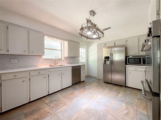 241 Greenbriar Drive, Livingston, TX 77351