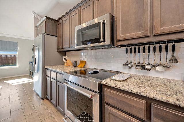 4808 Avion Drive, Sanger, TX 76266