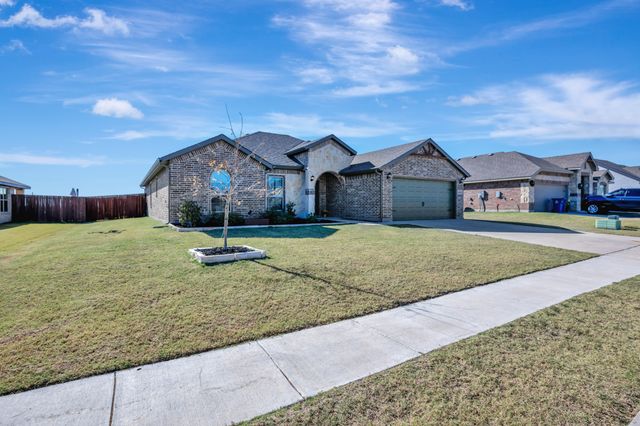 4808 Avion Drive, Sanger, TX 76266