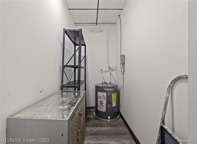 22211 W Warren Street, Dearborn Heights, MI 48127